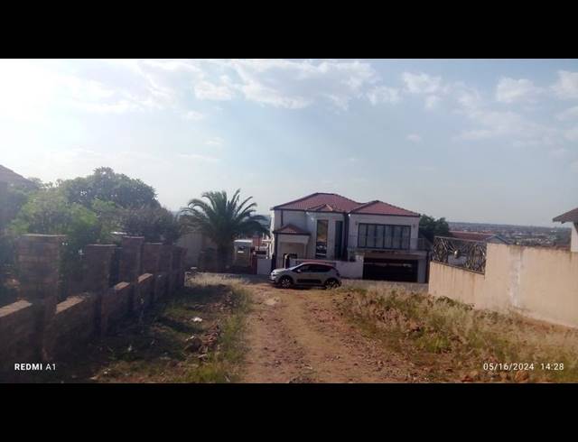 LAND FOR SALE IN MABOPANE UNIT M